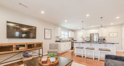 Cozy cottage, just a short walk to UofA