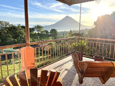 Hummingbird Suite - Stunning Arenal Volcano and Lake Views