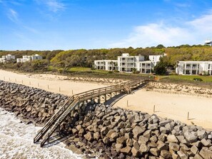 Beach nearby, sun loungers, beach towels