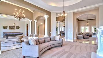 TV connectée, cheminée