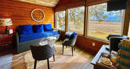 THE JACK: A Beautiful Treehouse Suite overlooking the Texas Hill Country