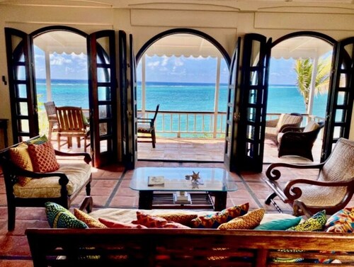 Gorgeous Villa on the Caribbean Sea