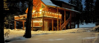 Beautiful Terry Peak Cabin, WiFi, hot tub. game room