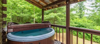 Hot Tub, WiFi & Pet-Friendly - Pilot Point
