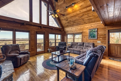In The Heights - Hot Tub | Fire Pit | Game Room | Mountain Views