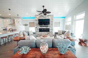 Smart TV, fireplace, books, stereo - NEW--The Aruba House at Indian Lake (Lakeview)
