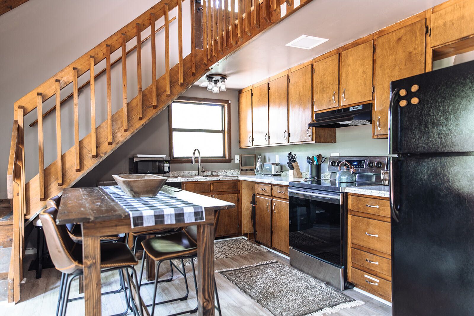 ثلاجة، ميكروويف، فرن، موقد طهي مسطح