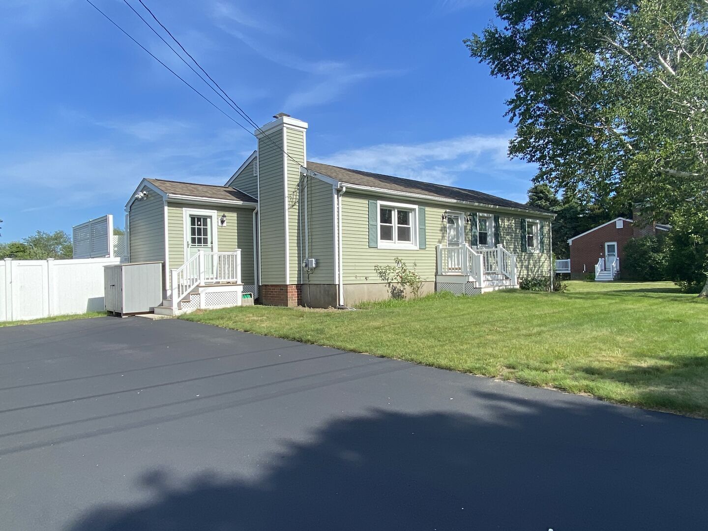 Immaculate home less than 2 miles to Narr Beach