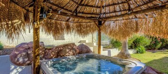 Family Friendly Desert oasis on golf course with Heated Pool!