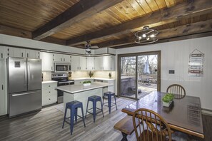 Dining - Lake Harmony Mountain House Big Boulder Jack Frost (Lake Harmony)