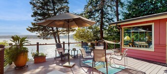 Waterfront Home w/Private Beach, Deck, Wood Fireplace, Sound View