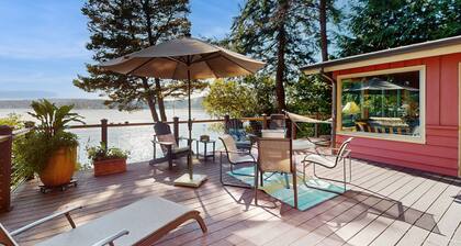 Waterfront Home w/Private Beach, Deck, Wood Fireplace, Sound View