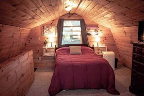 1 bedroom, iron/ironing board, free WiFi, bed sheets - ***RUSTIC RETREAT***Peaceful, cozy cabin, with beautiful fall lake views (Carthage)