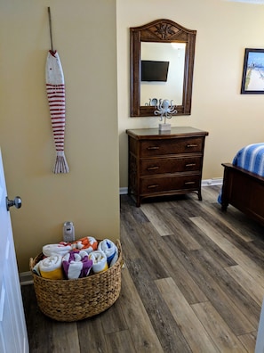 2 bedrooms, iron/ironing board, free WiFi, bed sheets - Beautiful 2 bedroom condo with pool (North Myrtle Beach)