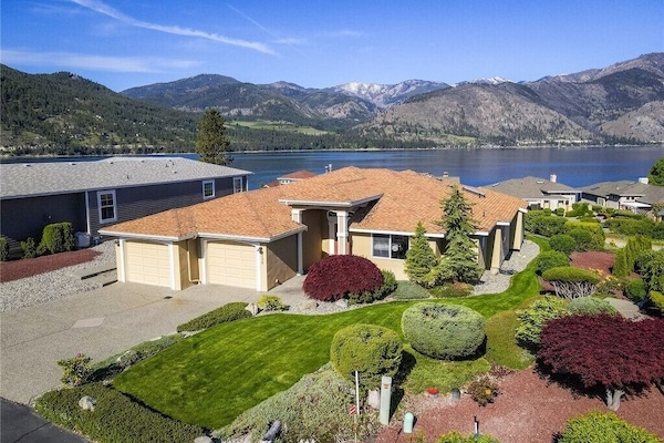 Gorgeous up lake views from this one-level home