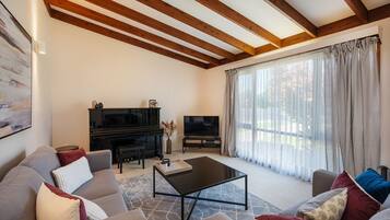 House | Living area | Flat-screen TV