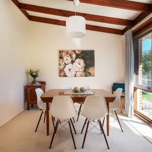 Dining - 8th Tee by Your Innkeeper Mudgee (Mudgee)