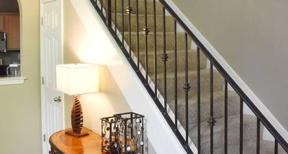 Beautiful Island Home near Medical district/Downtown