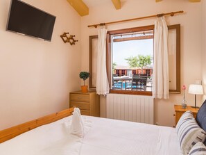 1 slaapkamer, een strijkplank/strijkijzer, internet, beddengoed