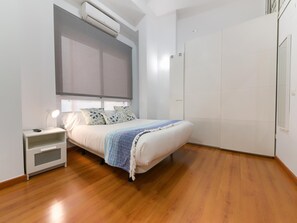 Iron/ironing board, travel cot, free WiFi, bed sheets