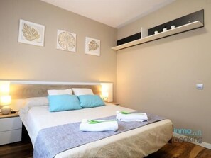 2 bedrooms, iron/ironing board, bed sheets