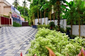 Property grounds - Luxury 3-Bed Serviced Apartment in Trivandrum (Thiruvananthapuram, Kerala)