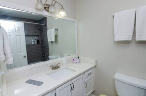 Unclassified image, 4 of 25, button