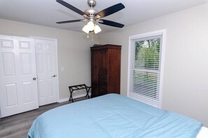 3 chambres, fer et planche à repasser, Wi-Fi gratuit, draps fournis