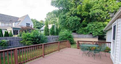 618 Glencoe · 1 mi to Downtown Franklin, Fenced Yard