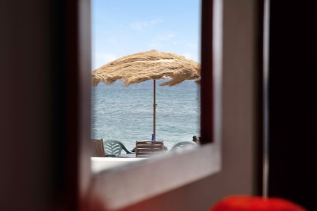 Interior. Vacation Home Punta Marea near the Beach with Sea View, Wi-Fi & Terrace