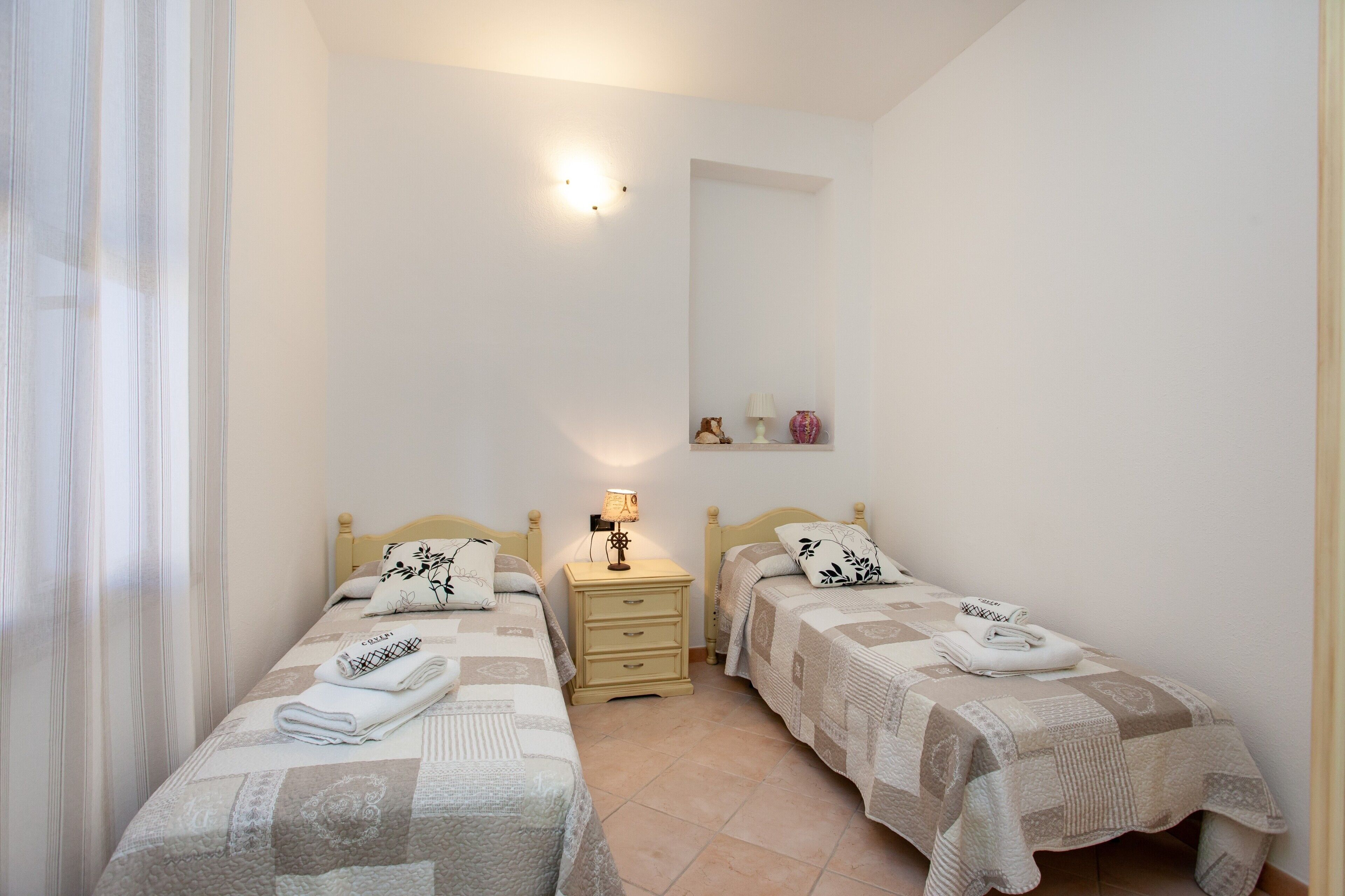 3 habitaciones, tabla de planchar con plancha y wifi gratis 