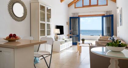 Maison de vacances La Mariana avec vue directe sur la mer, Wifi, terrasse et barbeque.