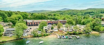 Gilford Laconia Condo, Parking, Pool, WiFi & BBQ