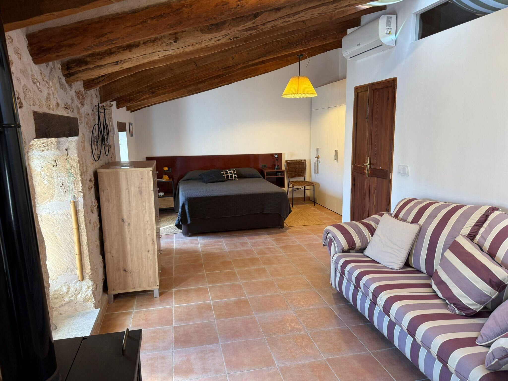 3 bedrooms, iron/ironing board, free WiFi, bed sheets