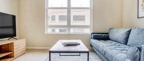 テレビ、ステレオ