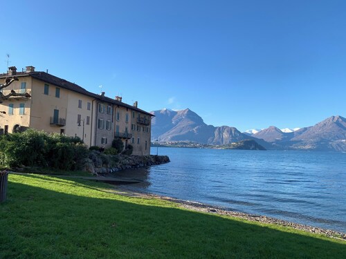 Holiday Apartment Casa Royale Appartamento Aria with Lake, and Mountain View, Wi-Fi, A/C