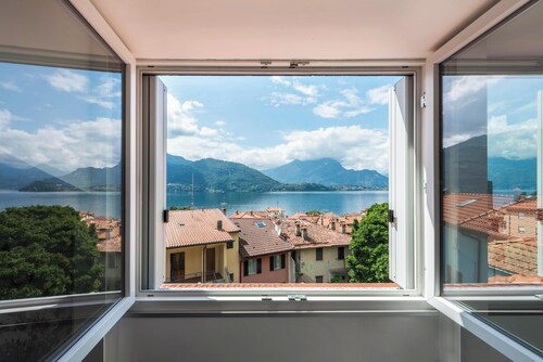 Holiday Apartment Casa Royale Appartamento Aria with Lake, and Mountain View, Wi-Fi, A/C