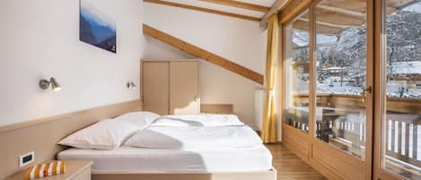 1 bedroom, free WiFi, bed sheets