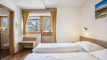 1 bedroom, free WiFi, bed sheets