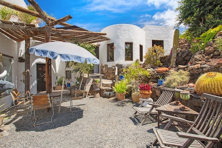 Terrace/patio. Holiday Home Casa Caldereta with Mountain View, Pool, Wi-Fi & Terrace