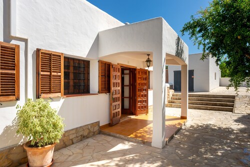 Villa "Can Joan den Coves" mit Bergblick, Pool & WLAN