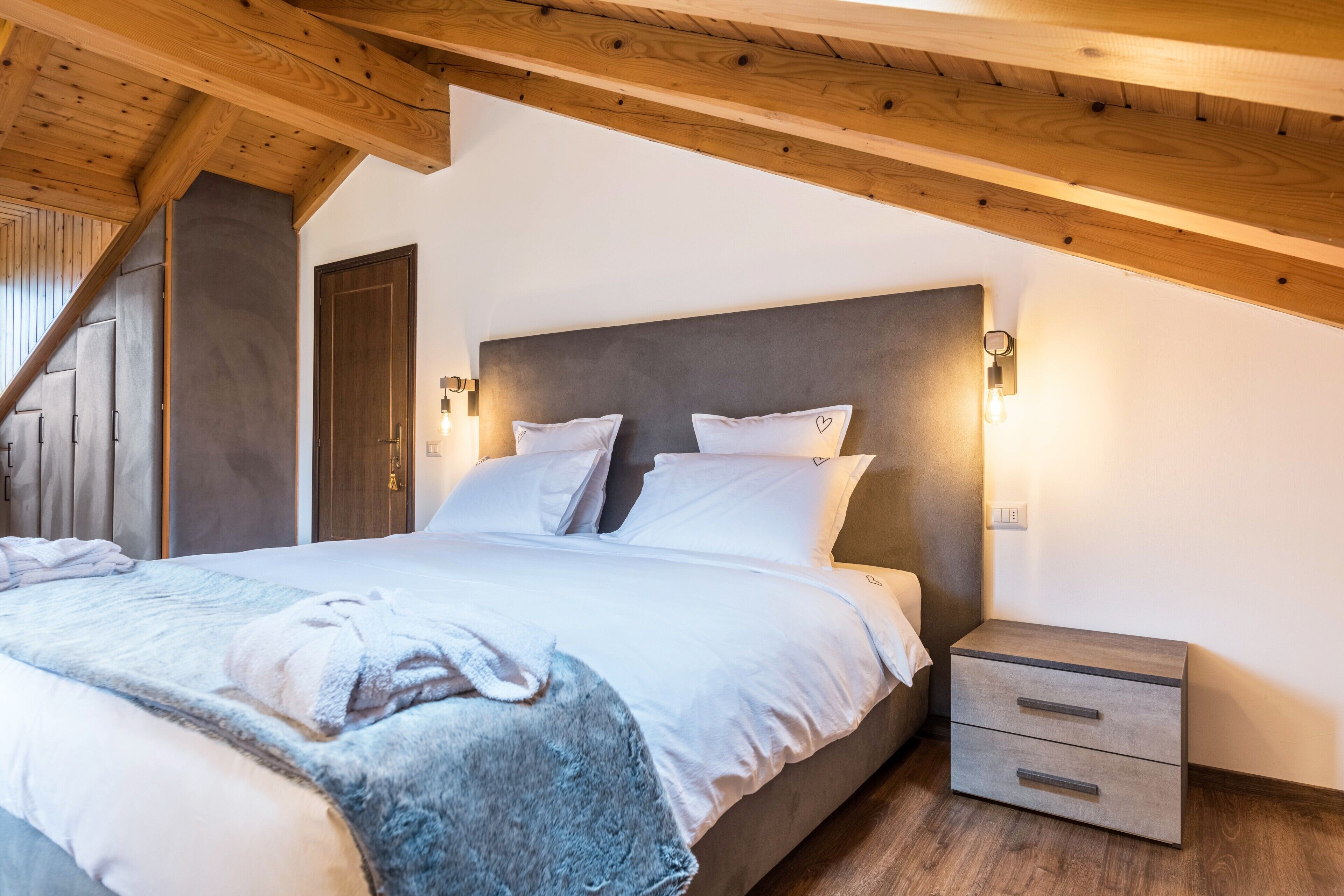 2 bedrooms, iron/ironing board, WiFi (free), bed sheets