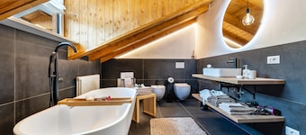 Apartment 'Casa Facco' with Mountain View, Private Garden and Wi-Fi