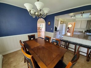 Dining - Spacious Family Friendly House, Close To Trails and Mackinac Island Ferries! (Moran)