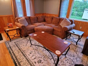 TV, DVD player, books - Spacious Family Friendly House, Close To Trails and Mackinac Island Ferries! (Moran)