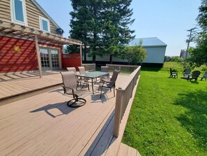 Outdoor dining - Spacious Family Friendly House, Close To Trails and Mackinac Island Ferries! (Moran)