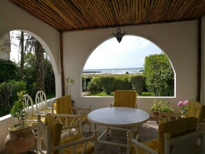 Outdoor dining - La Grande Propriété Étoile De Mer (Skhirat)