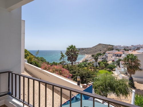 Stunning sea view apartment in Burgau