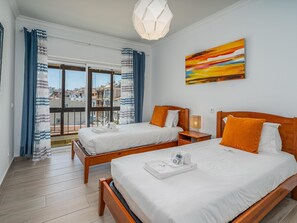 2 bedrooms, iron/ironing board, internet, bed sheets