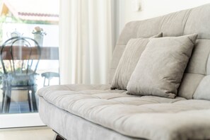 Fernseher, DVD-Player, Stereoanlage